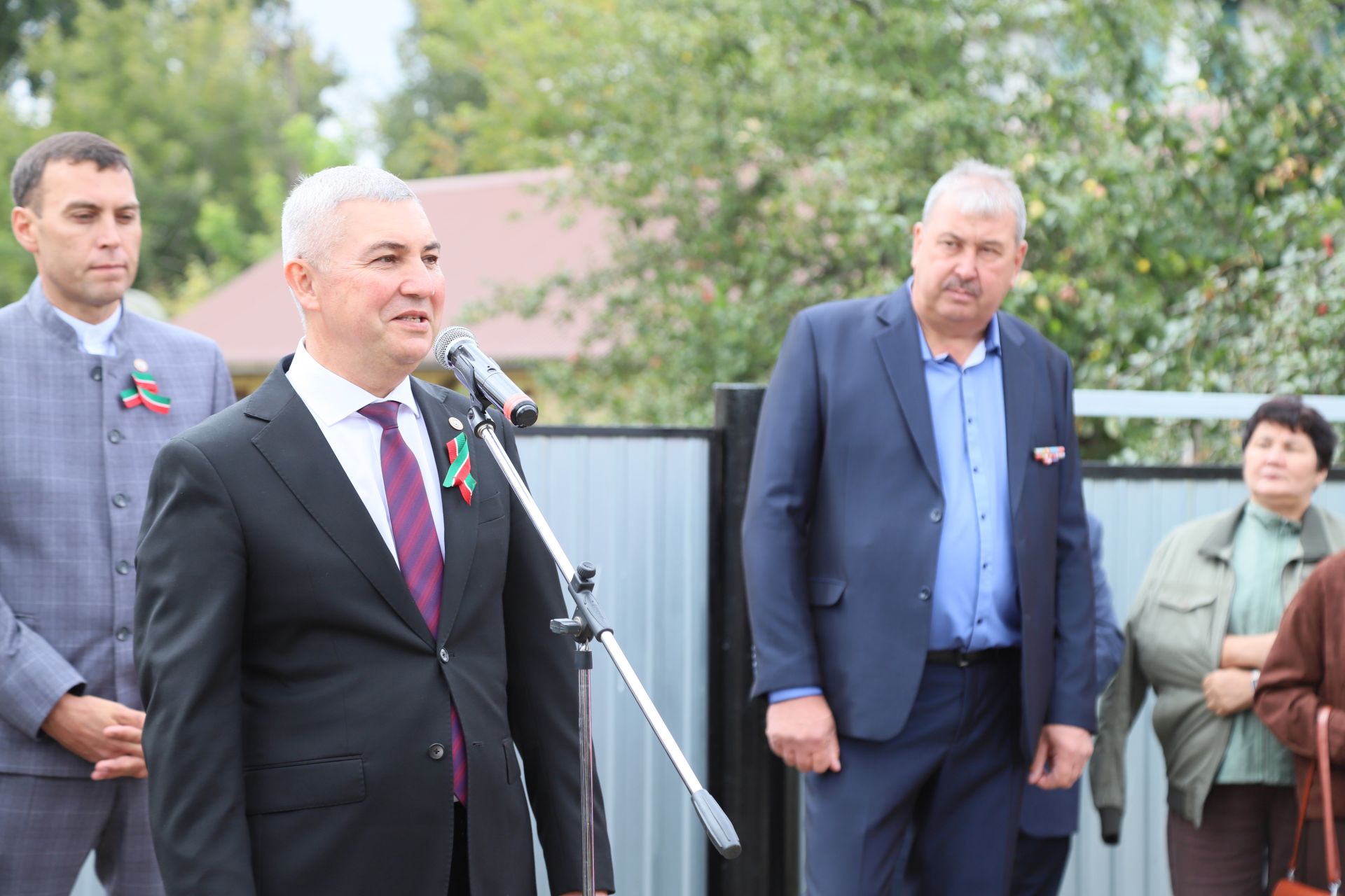 Элмә такта куелды