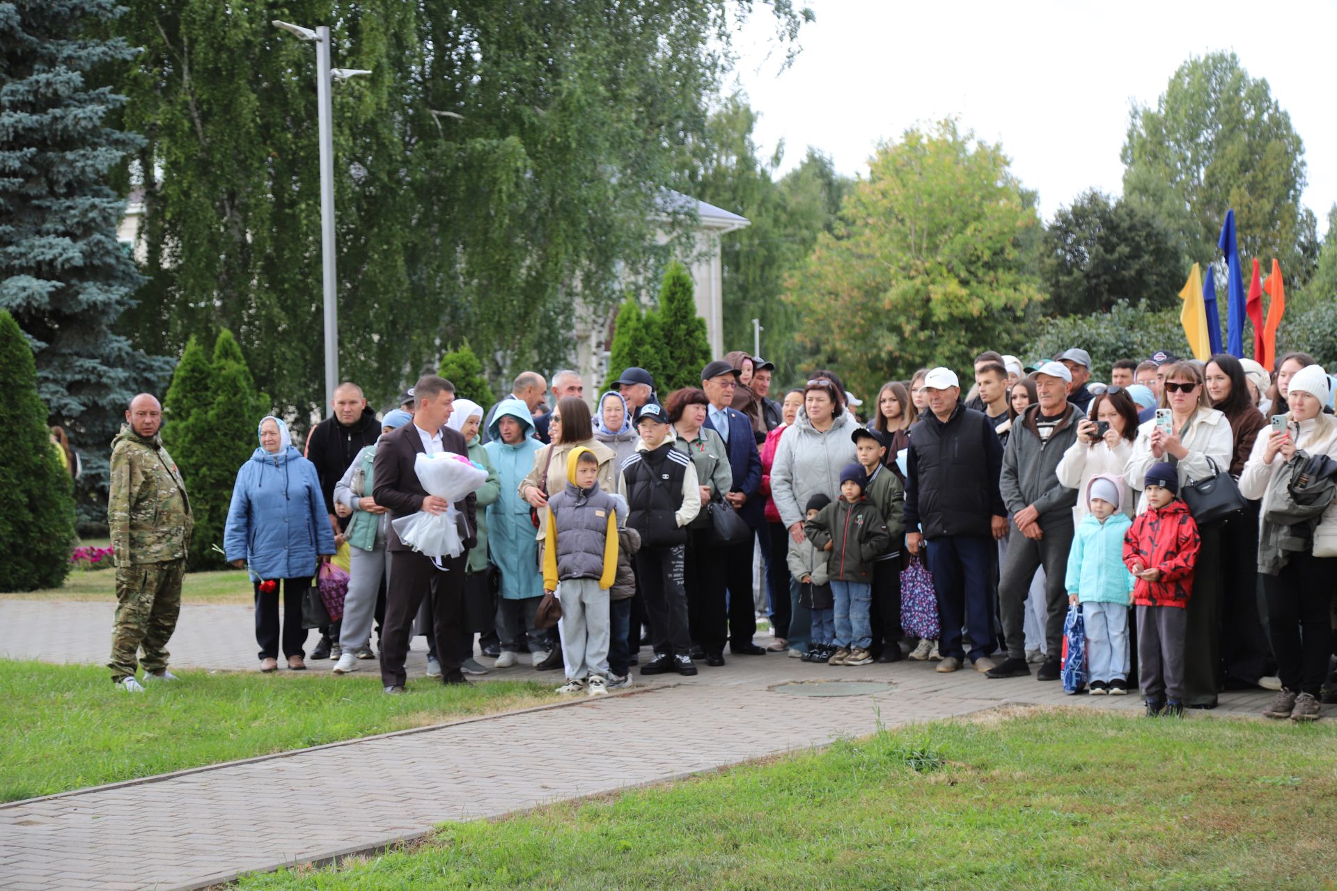 Мөслимдә Республика көнен хезмәт алдынгыларын хөрмәтләүдән башладылар