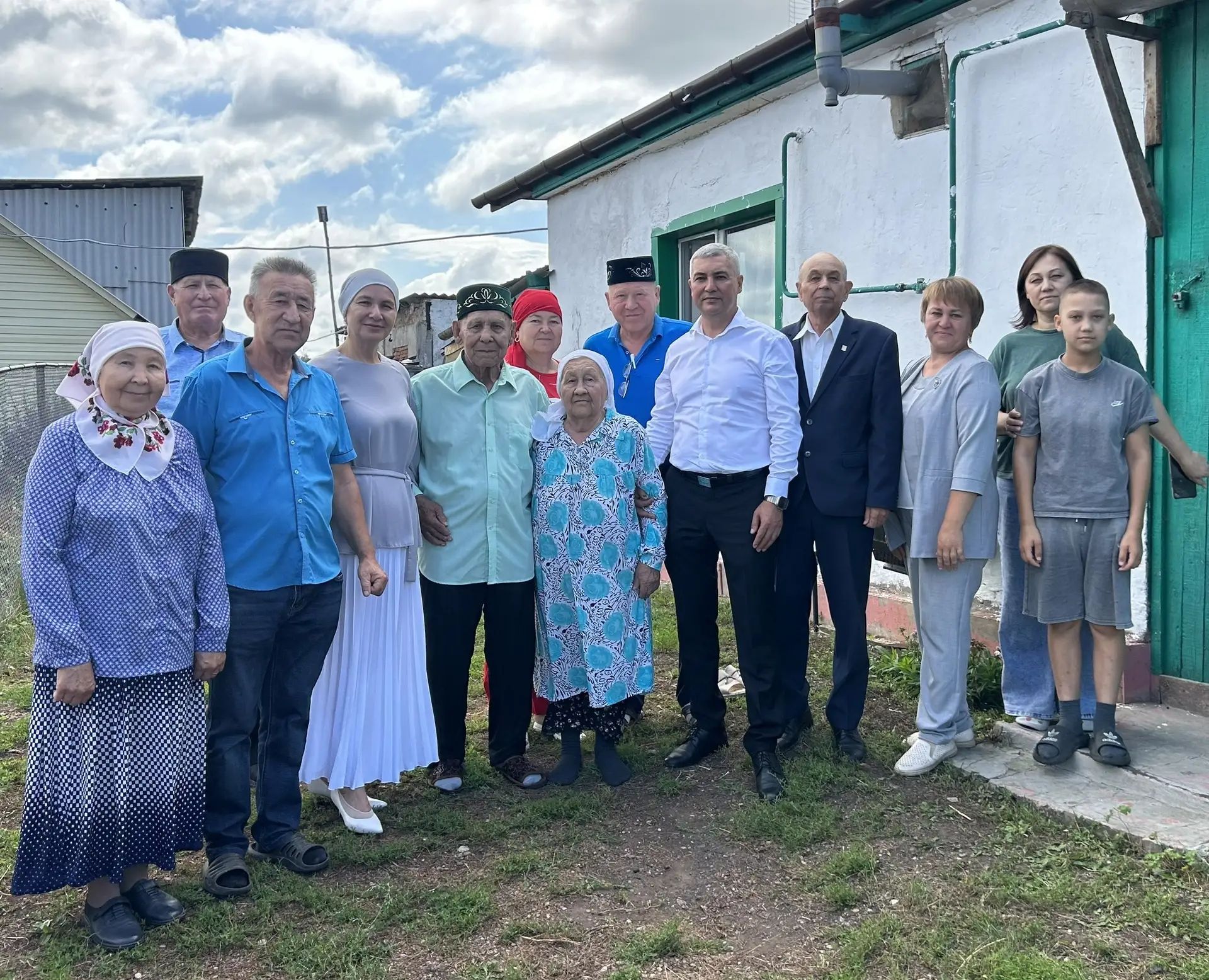 Тойгелде тимерчесе Әнәс Низаметдиновка 90 яшь