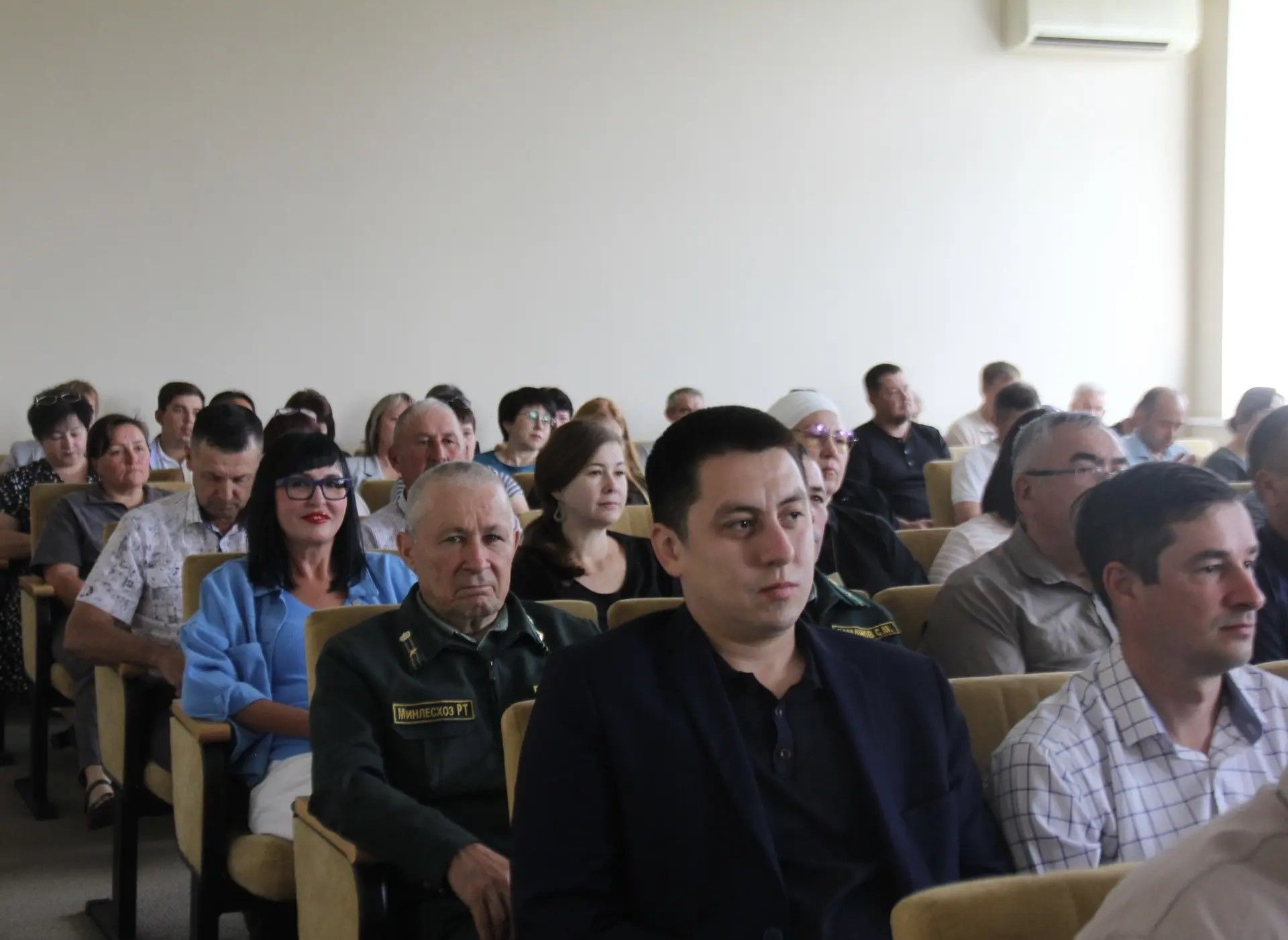 Район хакимиятенең актлар залында атналык планлаштыру киңәшмәсе узды
