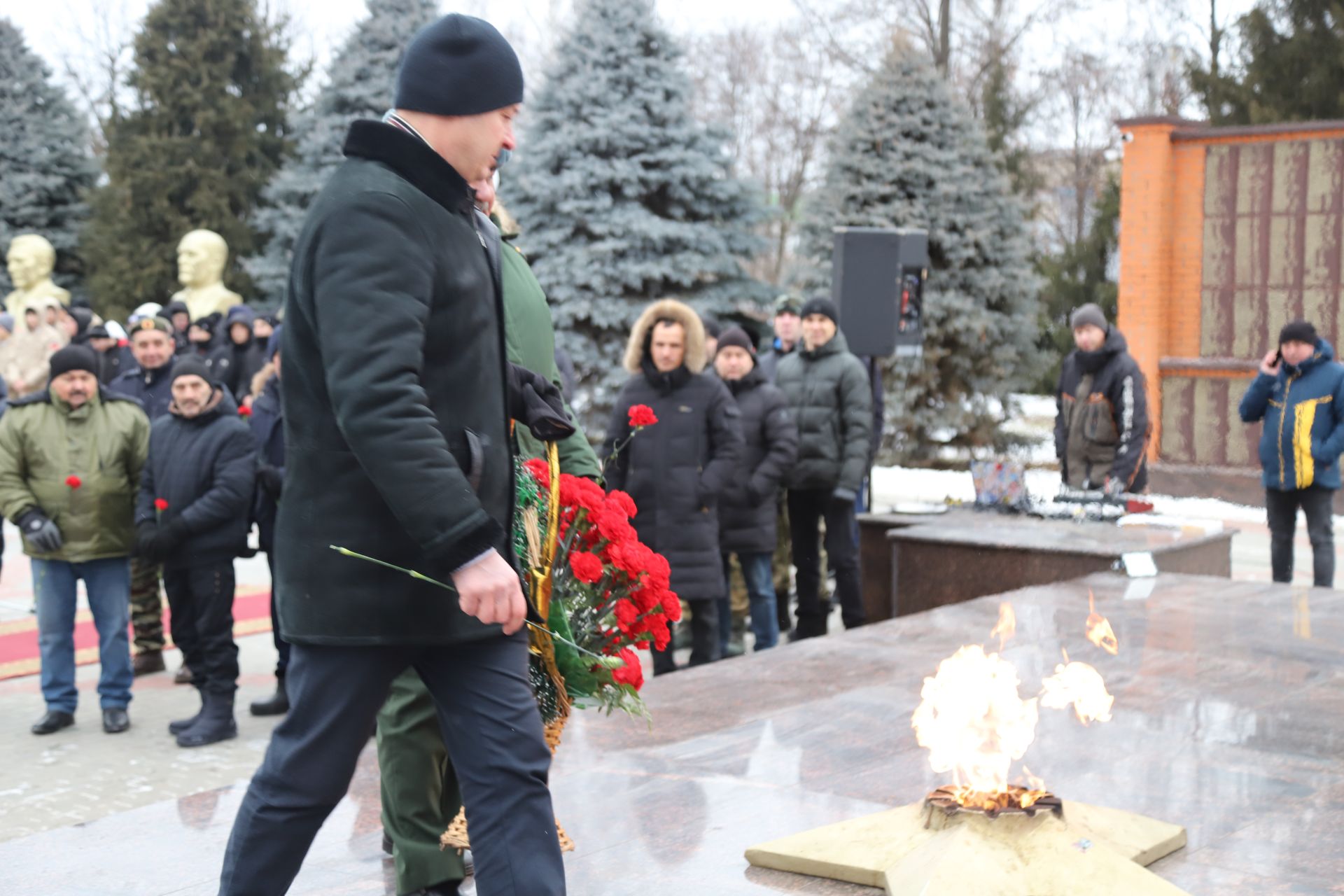 Ватан Геройлары көне уңаеннан мемориаль комплекста митинг узды