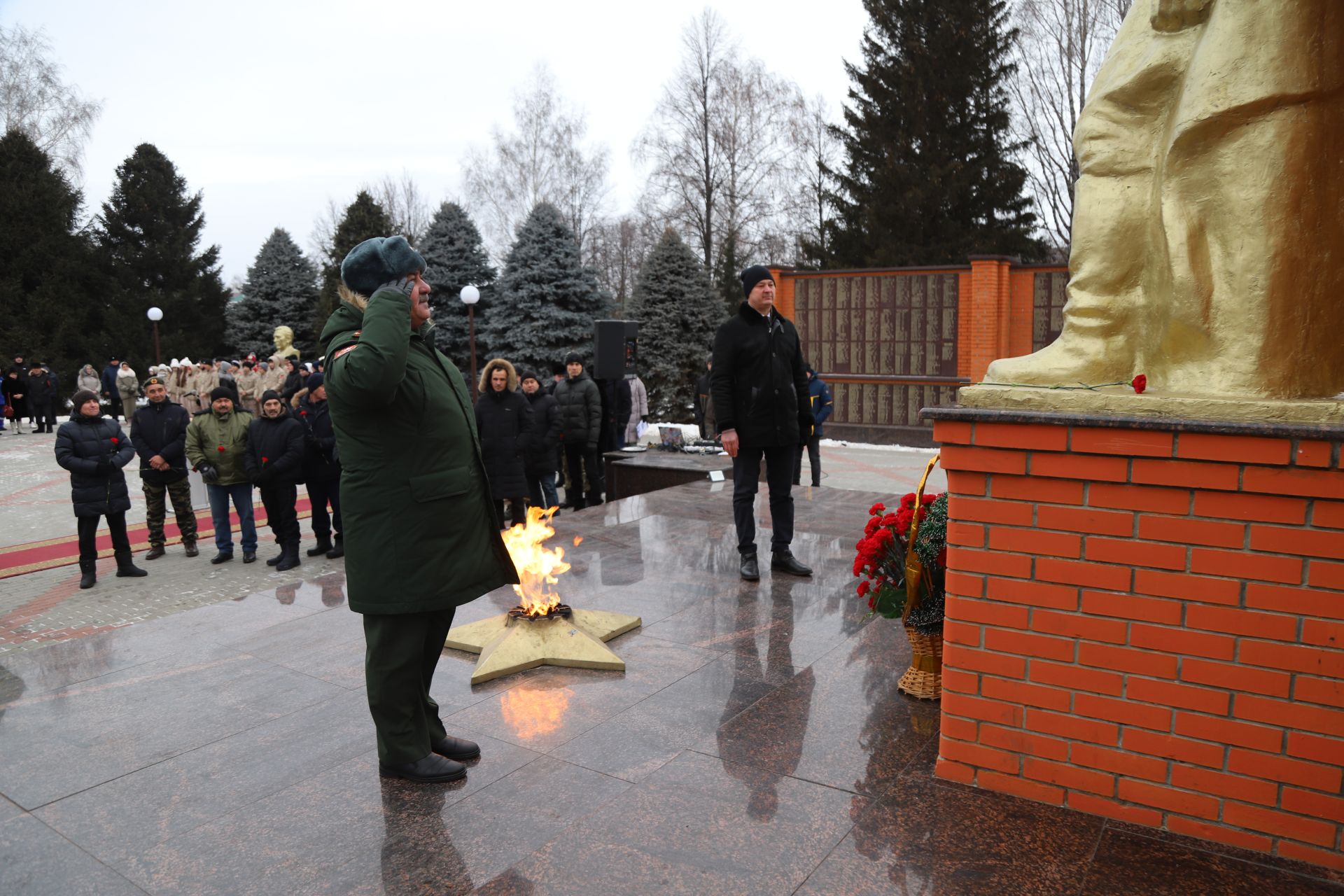 Ватан Геройлары көне уңаеннан мемориаль комплекста митинг узды