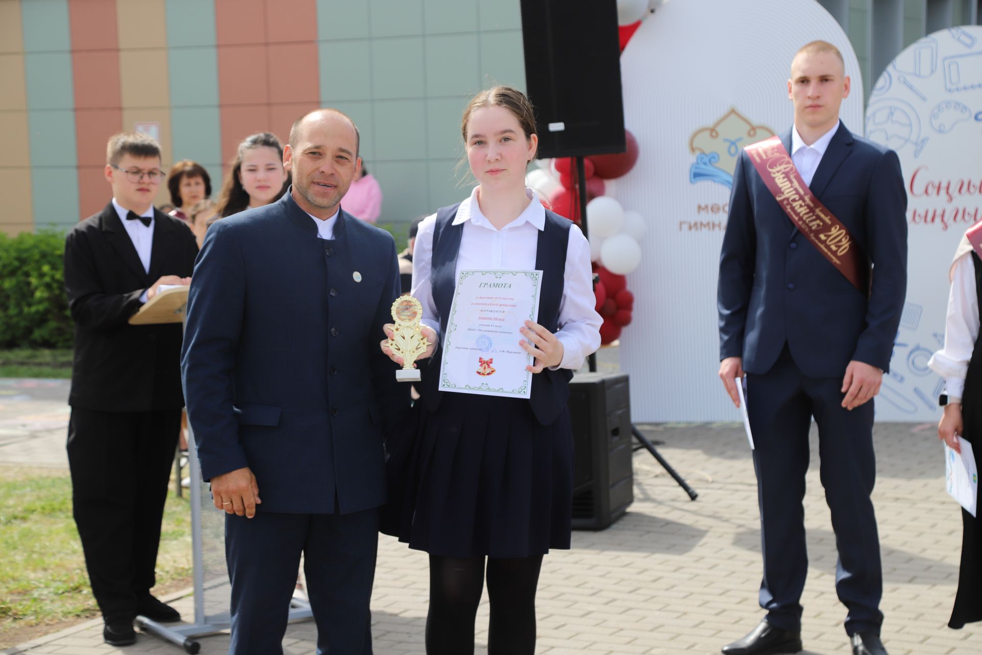 Мөслим мәктәпләрендә бүген Соңгы кыңгырау бәйрәме бара