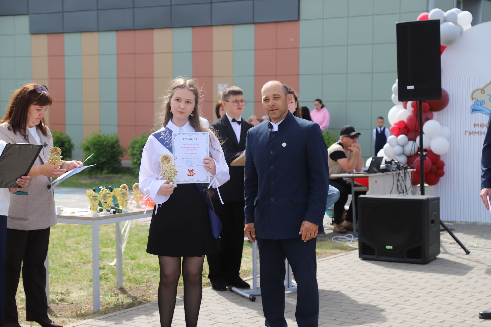 Мөслим мәктәпләрендә бүген Соңгы кыңгырау бәйрәме бара
