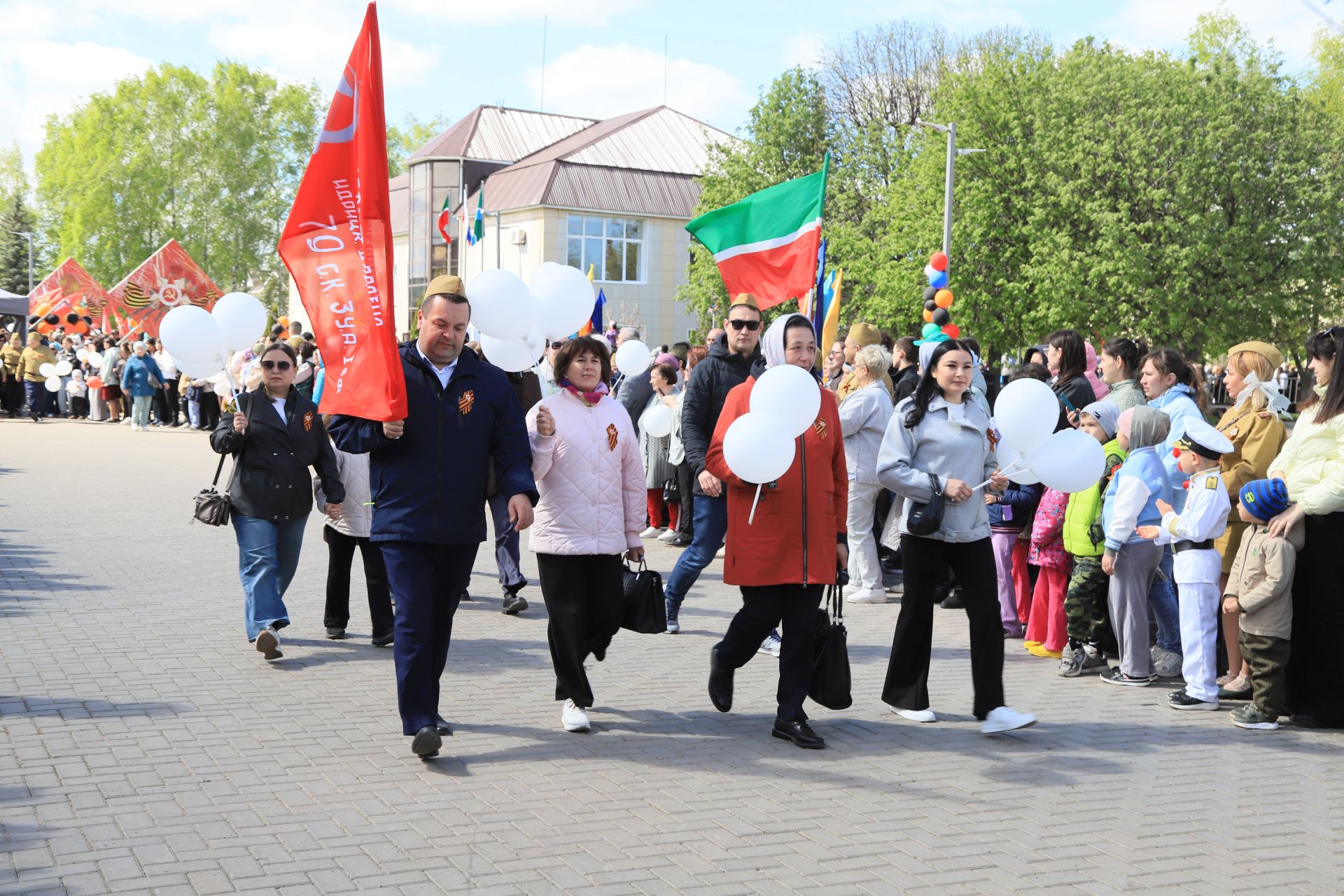 Демонстрация һәм парад – Җиңү бәйрәменең иң тантаналы мизгелләре