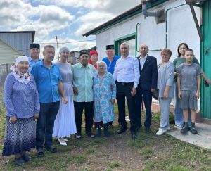 Тойгелде тимерчесе Әнәс Низаметдиновка 90 яшь