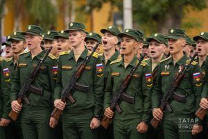 Владимир Путин хәрбиләр санын 42,5 мең кешегә арттыру турында указ имзалады