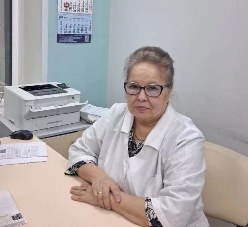 Күңел түрендә йөрткән хыялы булмаса да, дүрт дистә елга якын ул шәфкать туташы булып эшли