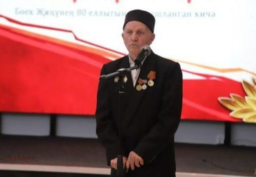 Татарстанның атказанган укытучысы гомер бәйрәмен билгеләп үтә