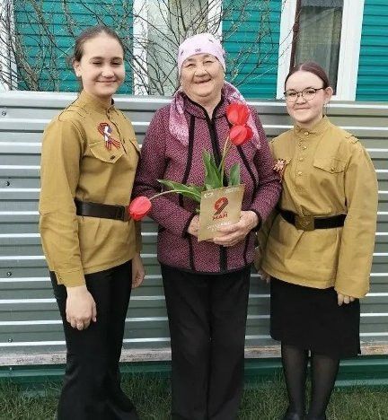 Укучылар ветераннар белән очраша