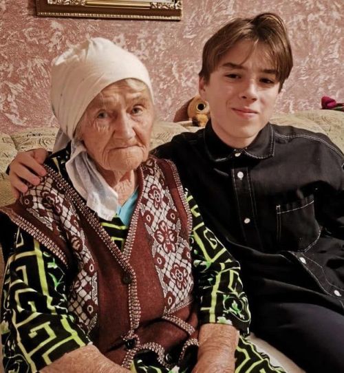 Гасыр яшьтәше Тәнфидә