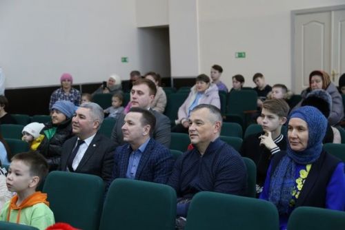 Кабат ишекләрен ачты (Фоторепортаж)