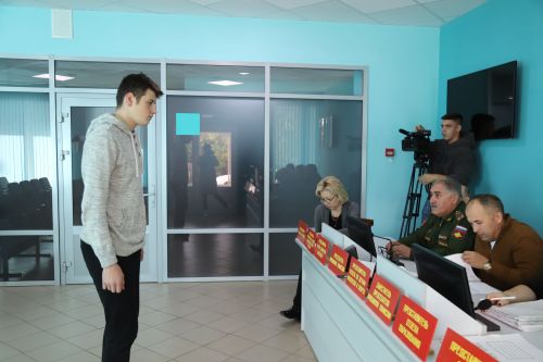 Армиягә китә егетләр