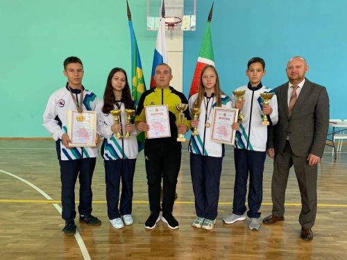 Мөслимлеләр - республика ярышлары лауреаты