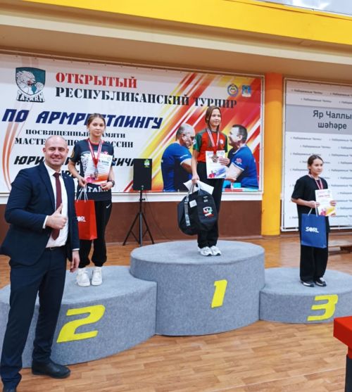 Армрестлинг буенча республика турнирында катнаштылар