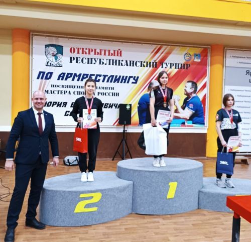 Армрестлинг буенча республика турнирында катнаштылар
