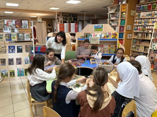 «Оста куллар» түгәрәге келәмнәр үрә