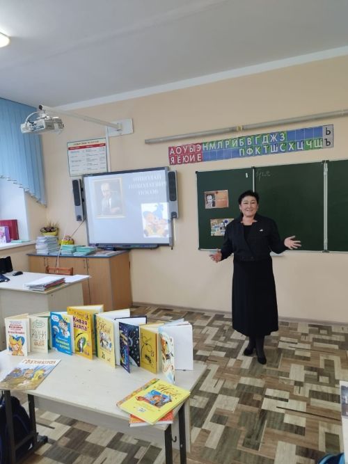 Гимназиядә китапханә сәгате оештырылды