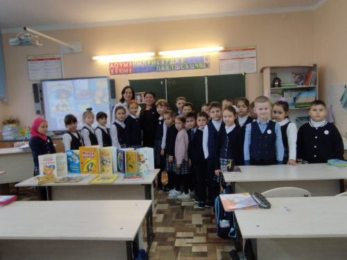 Гимназиядә китапханә сәгате оештырылды
