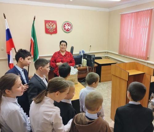 Түбән Табын интернат-мәктәбе укучылары Мөслимгә экскурсиягә килделәр