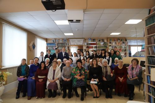 Әниләр көненә багышланган әдәби-музыкаль кичә үтте