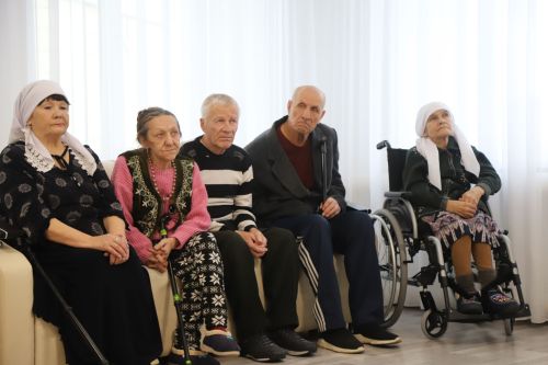 Картлар һәм инвалидлар интернат-йортына кунаклар килде