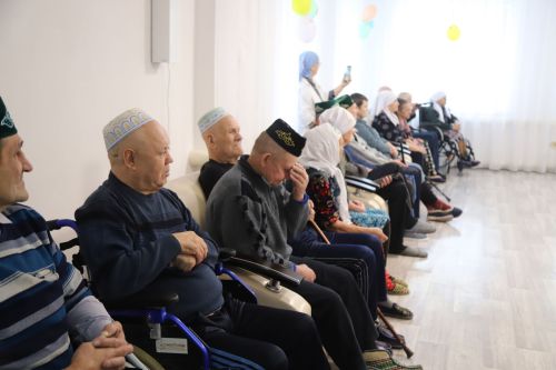 Картлар һәм инвалидлар интернат-йортына кунаклар килде