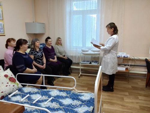 Социаль яклау бүлегендә түгәрәк өстәл уздырылган