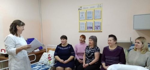 Социаль яклау бүлегендә түгәрәк өстәл уздырылган
