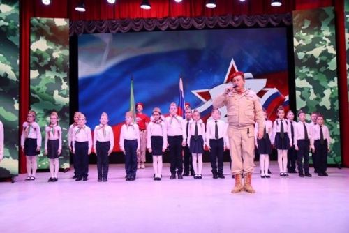 Ватанны саклаучылар көненә багышланган бәйрәм концерты
