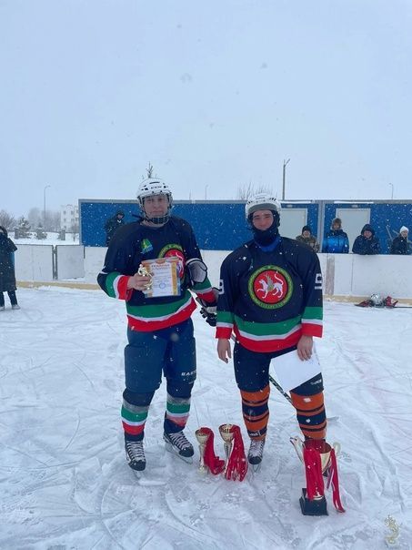 Хоккей  ярышлары узды