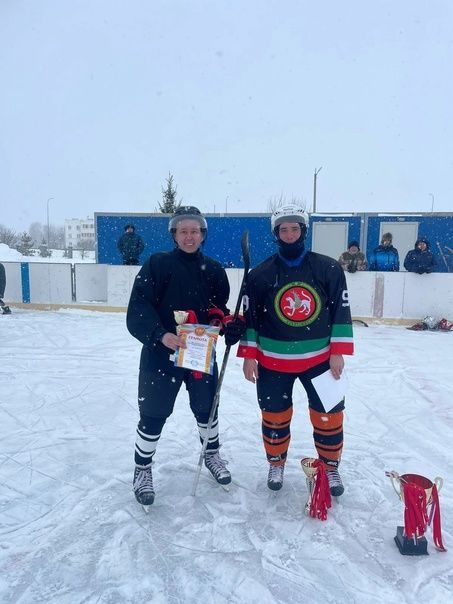 Хоккей  ярышлары узды