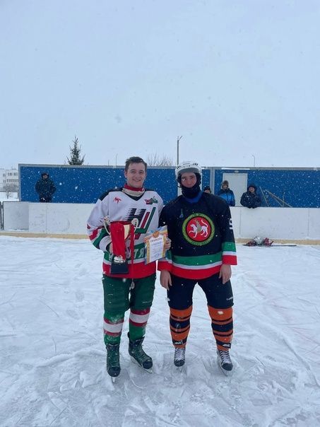Хоккей  ярышлары узды