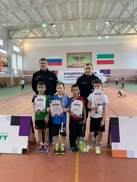 Бадминтончылар ярышты