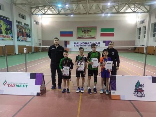 Бадминтончылар ярышты