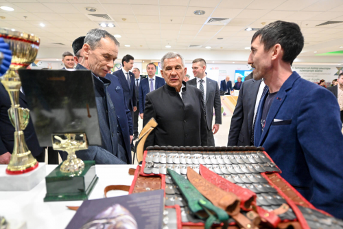 Рөстәм Миңнеханов Татар авыллары эшкуарларының XI бөтенроссия җыенында катнашты
