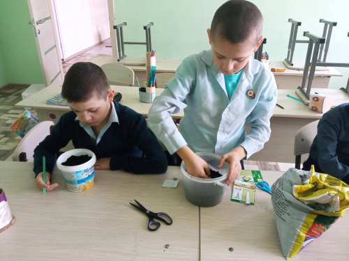 Бакча эшләрен башлап җибәргәннәр