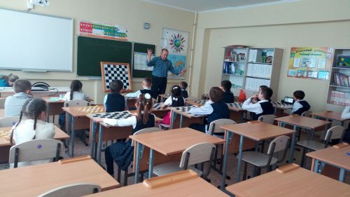 Лицейда шахмат дәресләре уза