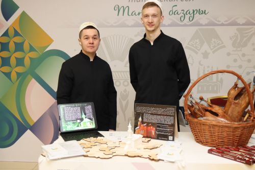 Мөслим моңы үзгә (Фоторепортаж)