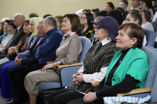 Китап укучылар фикерли белергә тиеш (+фоторепортаж)