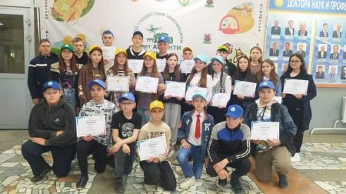 Гимназия укучылары — лауреатлар