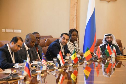 Рөстәм Миңнеханов Яшь дипломатлар форумында катнашучыларны сәламләде