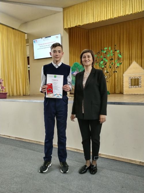 Мәктәп театр коллективларының муниципаль бәйгесенең финалы узды