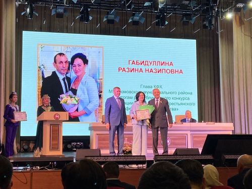 Менделеевск районында семинар-киңәшмәдә мөслимлеләр бүләкләнде.