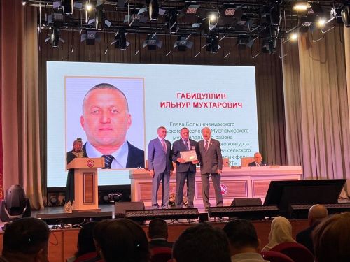 Менделеевск районында семинар-киңәшмәдә мөслимлеләр бүләкләнде.