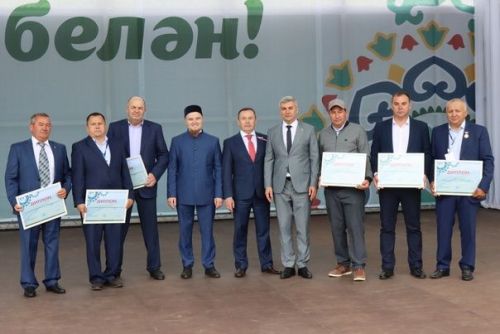 Бүген Россия эшмәкәрләре көне