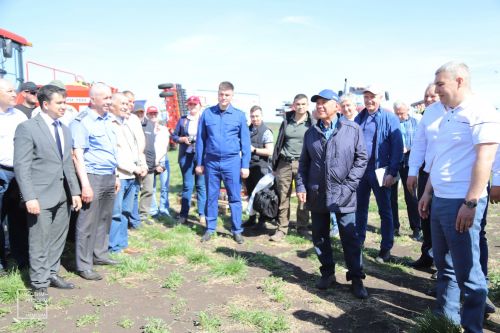 Рөстәм Миңнеханов чәчү барышына югары бәя бирде (+фоторепортаж)
