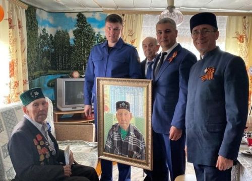 Сугыш ветераны Салих Госмановны тәбрикләделәр (+фоторепортаж)
