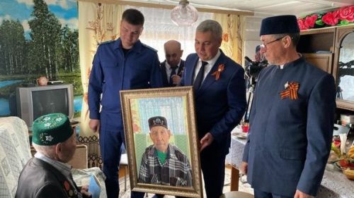 Сугыш ветераны Салих Госмановны тәбрикләделәр (+фоторепортаж)