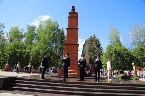 Җиңү бәйрәме венок салудан башланды(+фоторепортаж)